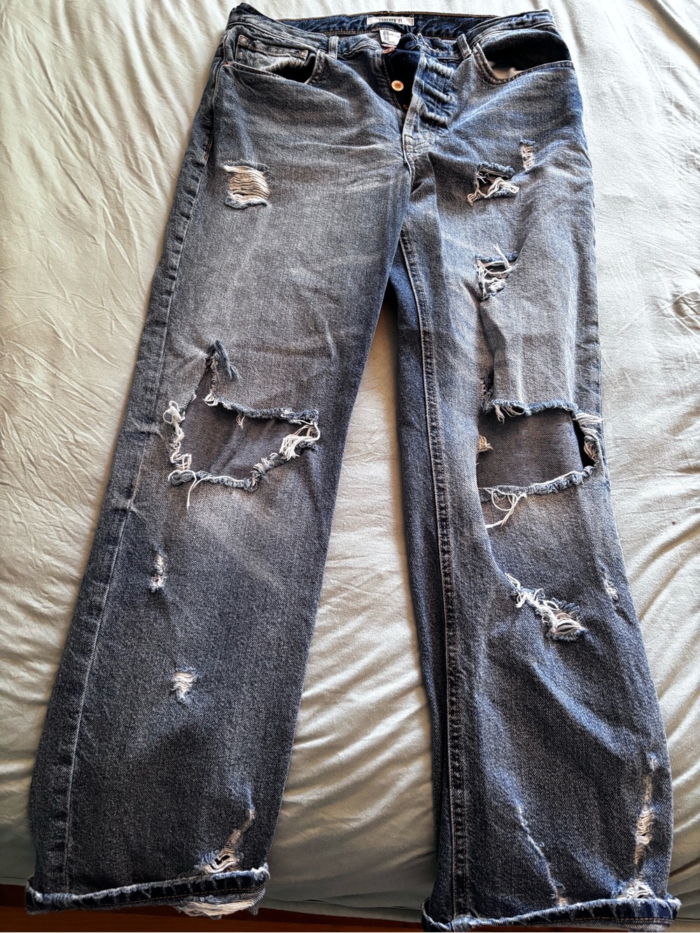 Forever 21 Distressed Women's Jeans in Dark Blue